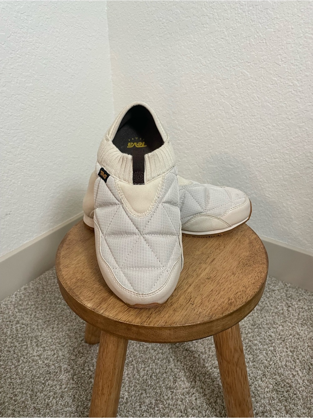 Teva ReEMBER Moc Slip On Shoes Birch Cream Quilted Women’s Size 6